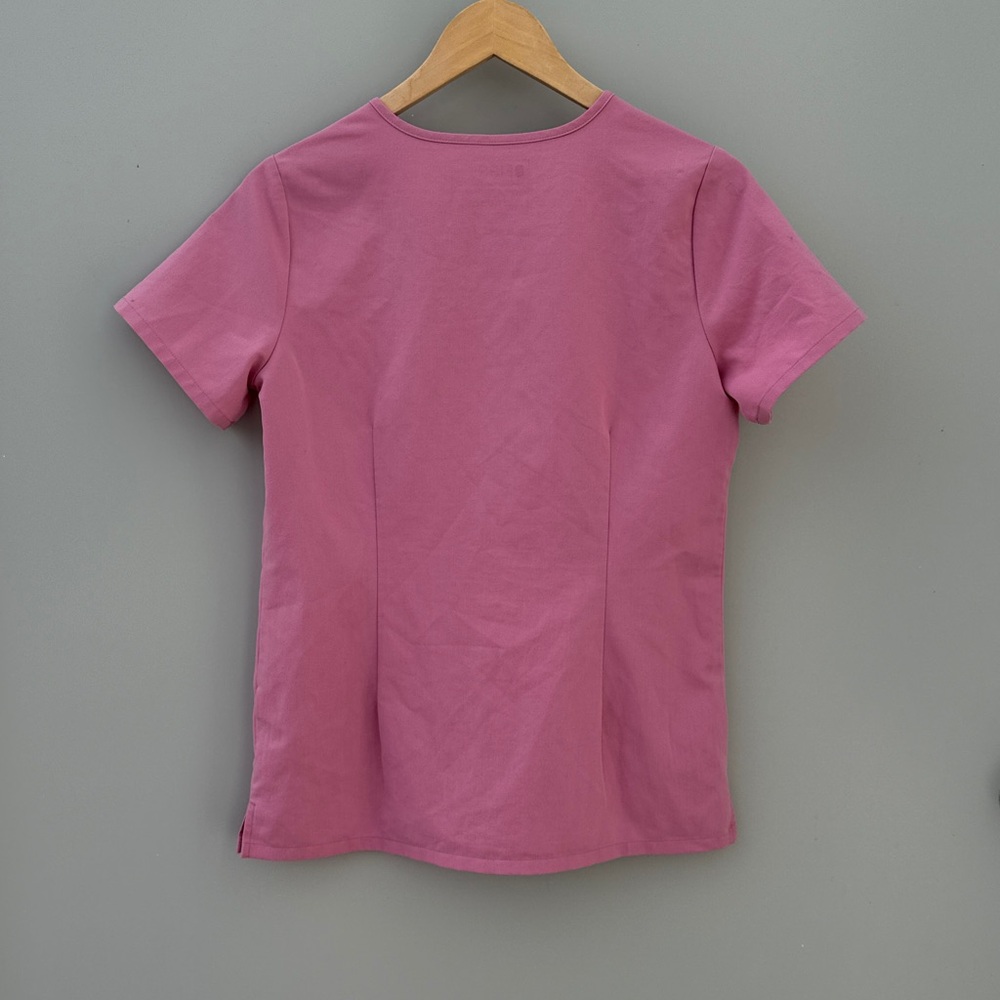 Figs Catarina Women's V-Neck Scrub Short Sleeve Fitted Top Chalk Pink XS - Picture 7 of 7